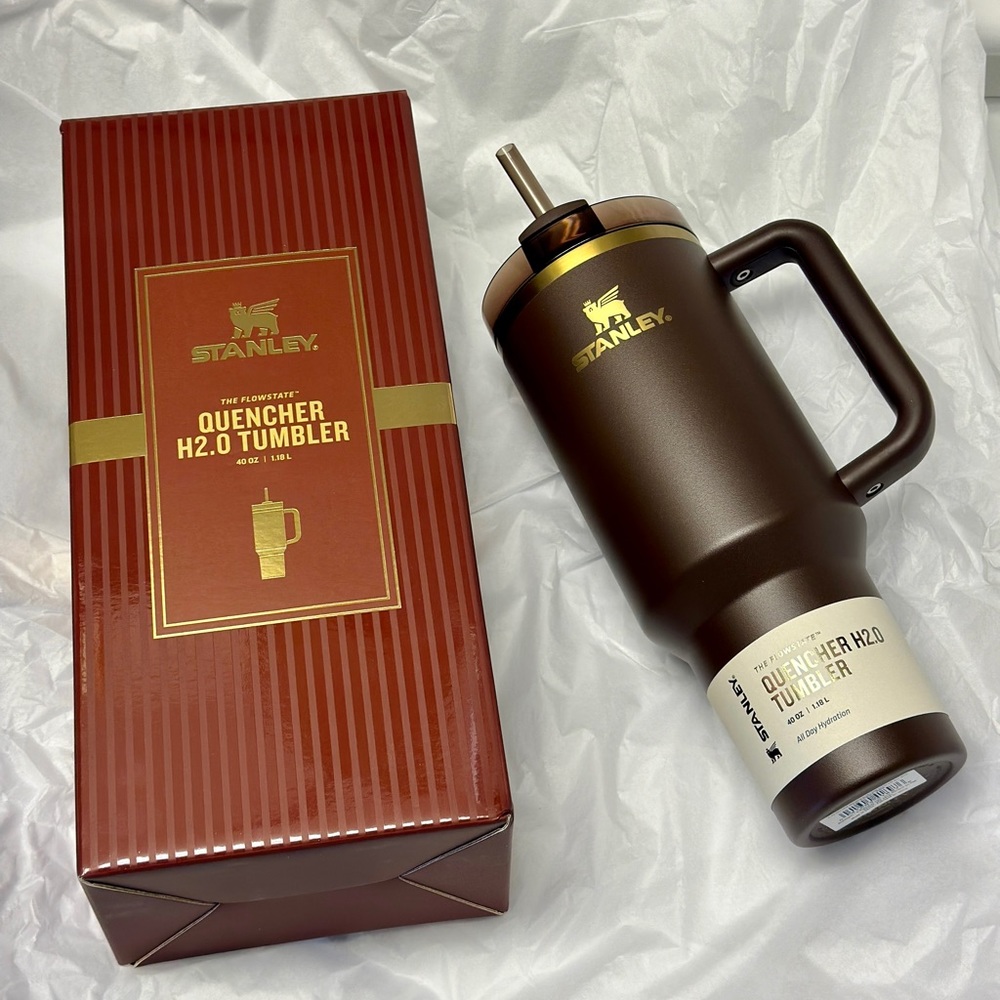 Stanley Chocolate Gold Quencher H2.0 FlowState™ Tumbler | 40 OZ - Ships Next Day